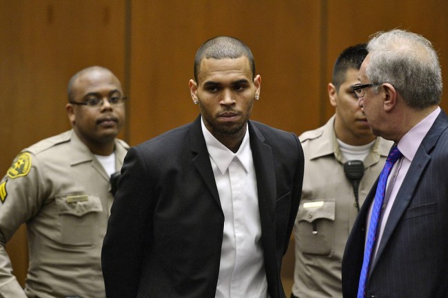 Chris Brown Dijatuhi Hukuman Pelayanan Masyarakat Lebih 1.000 Jam